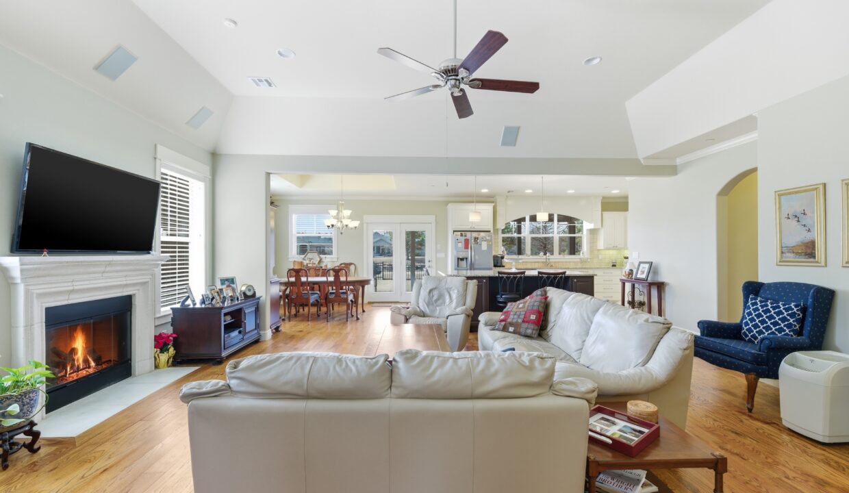 03-109_8410nogals_with_fire