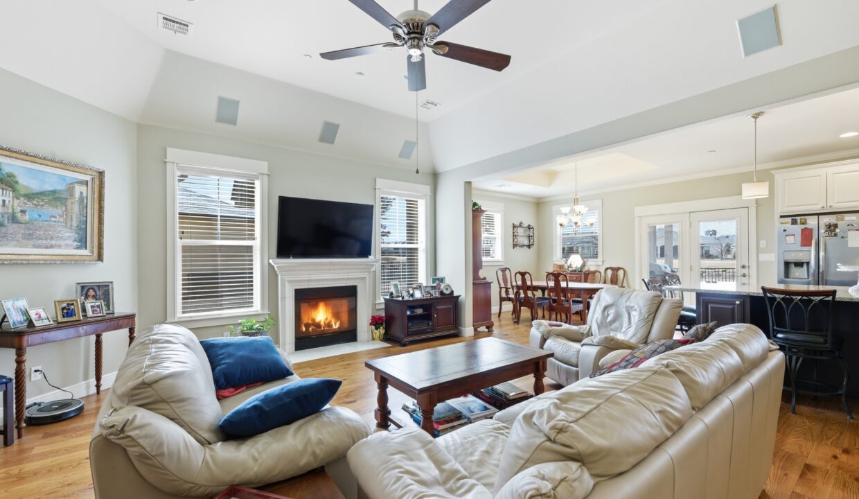 04-114_8410nogals_with_fire