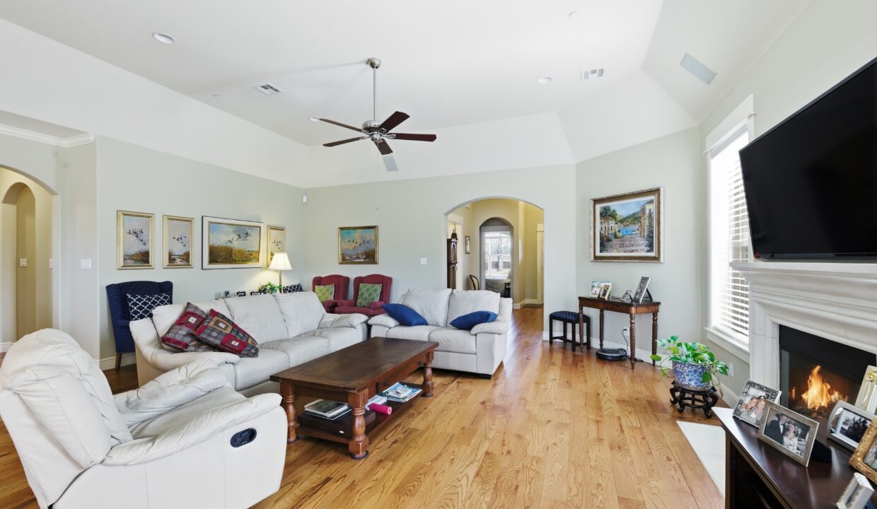 05-119_8410nogals_with_fire