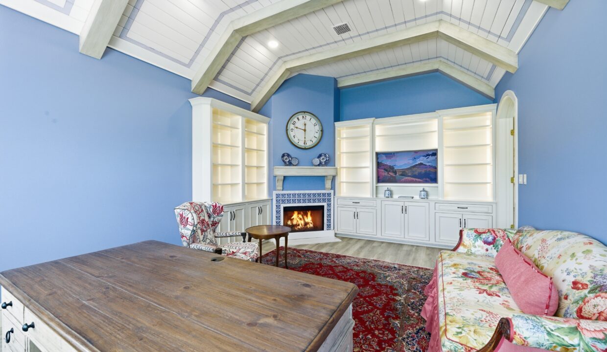 20-199_8405olympia_with_fire