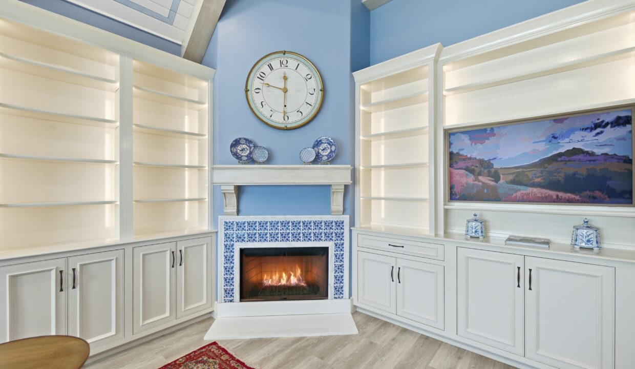 21-204_8405olympia_with_fire